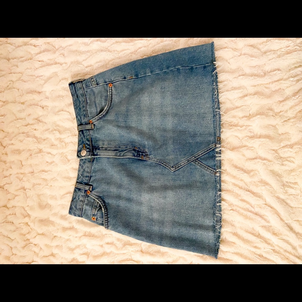 TOPSHOP Jean Skirt size 6 (USA)